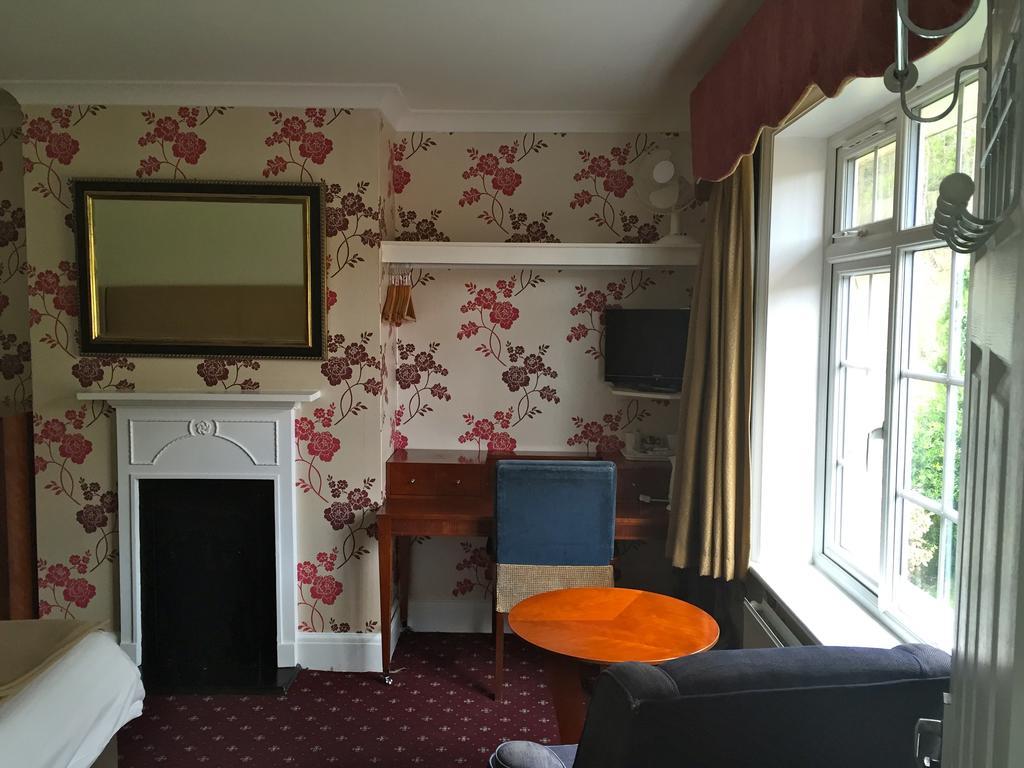 The Royal Standard Guest House Virginia Water Buitenkant foto